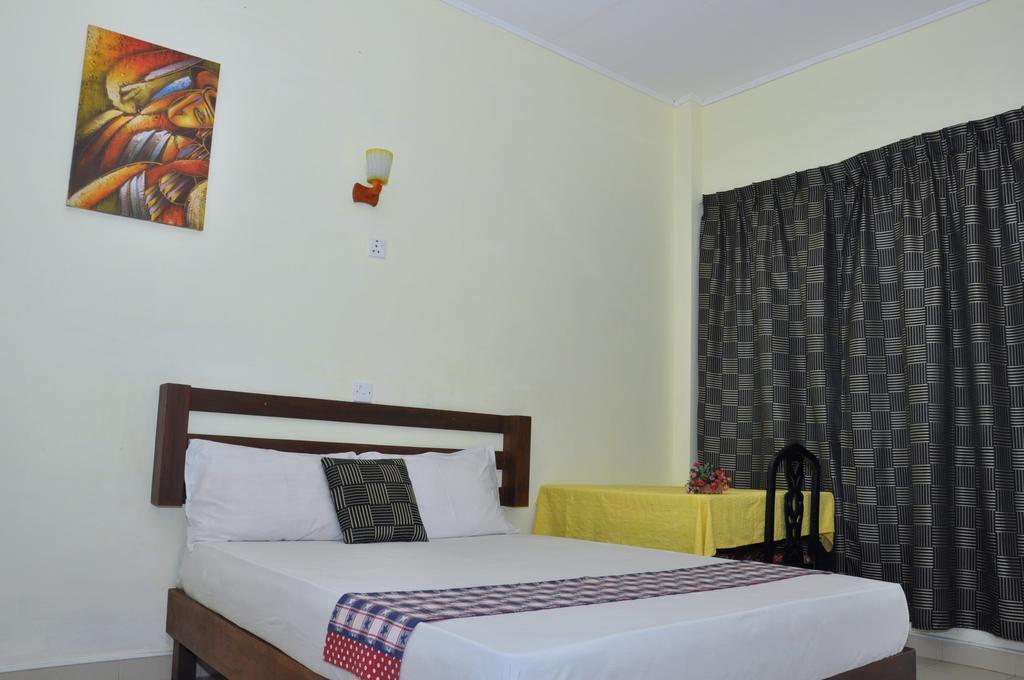 Blumarine Guest House Negombo Pokoj fotografie